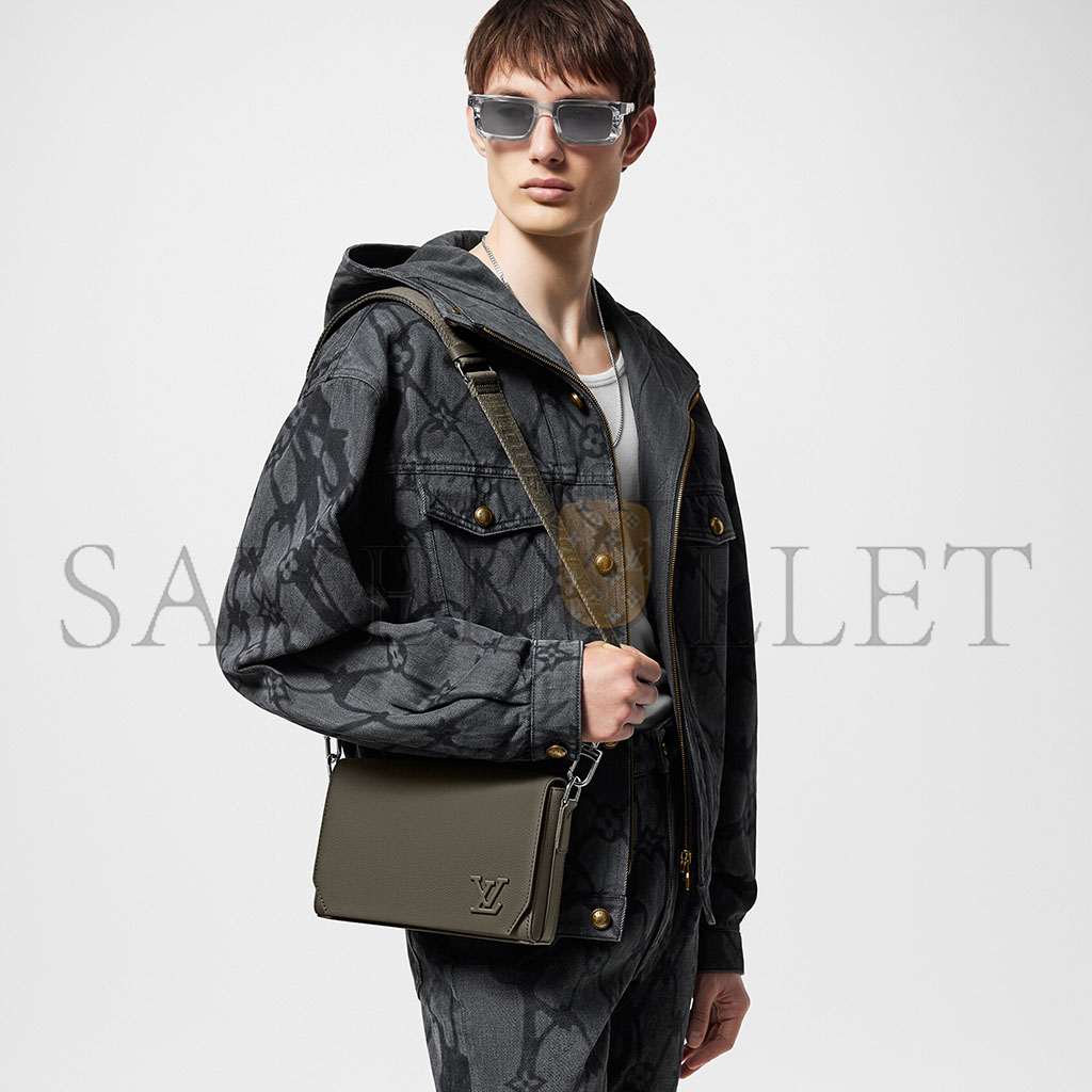 l**is V*t*n takeoff messenger pm m25125 (22*16.5*7cm)